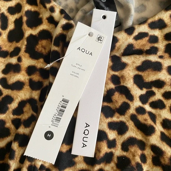 NWT AQUA Leopard Print Short Sleeve Knot Top Size M - Picture 5 of 6